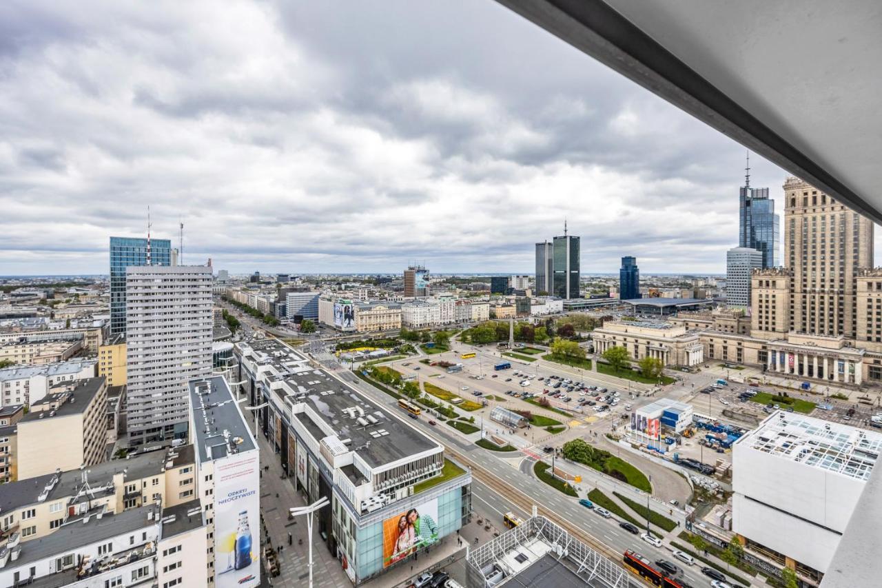 23rd Floor 3br With Views Of