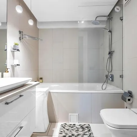23Rd Floor 3Br Apt With Views Of Варшава Екстер'єр фото