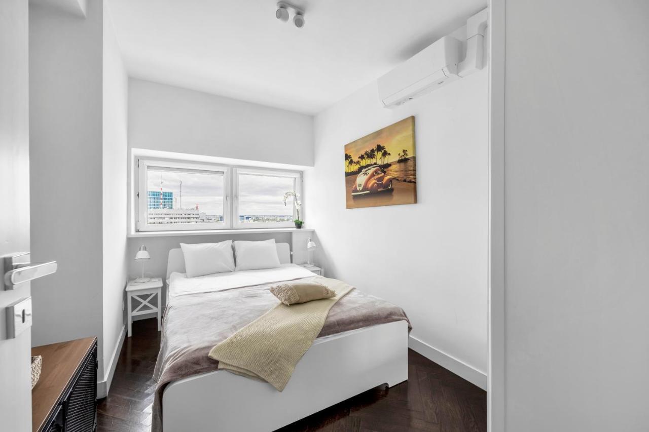 23rd Floor 3br With Views Of Appartamento Varsavia