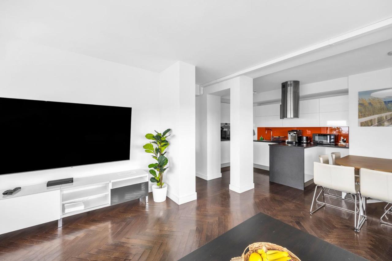 Apartment 23rd Floor 3br With Views Of Warschau