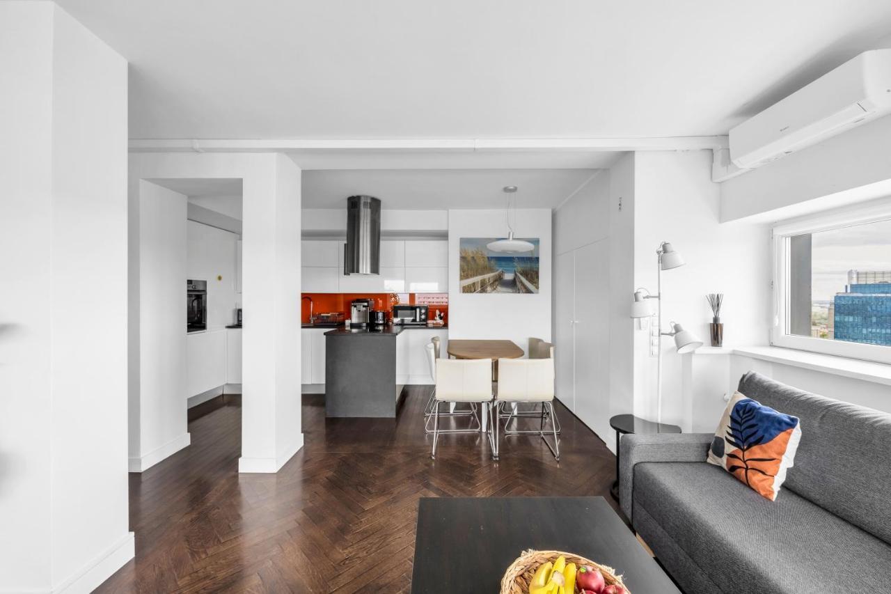 23rd Floor 3br With Views Of Appartamento Varsavia